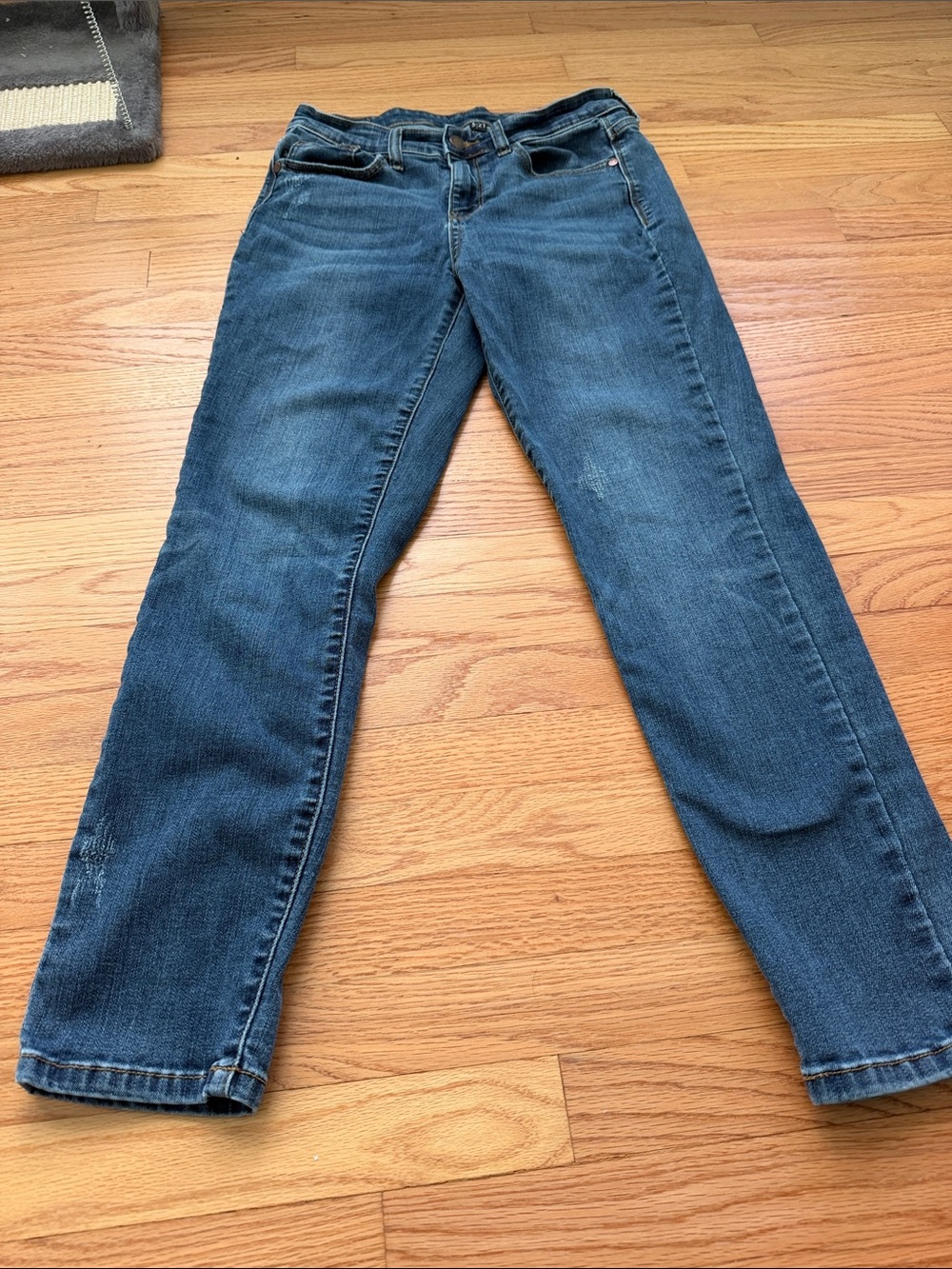 Judy Blue Classic Straight-Leg Jeans in Medium Blue Wash
